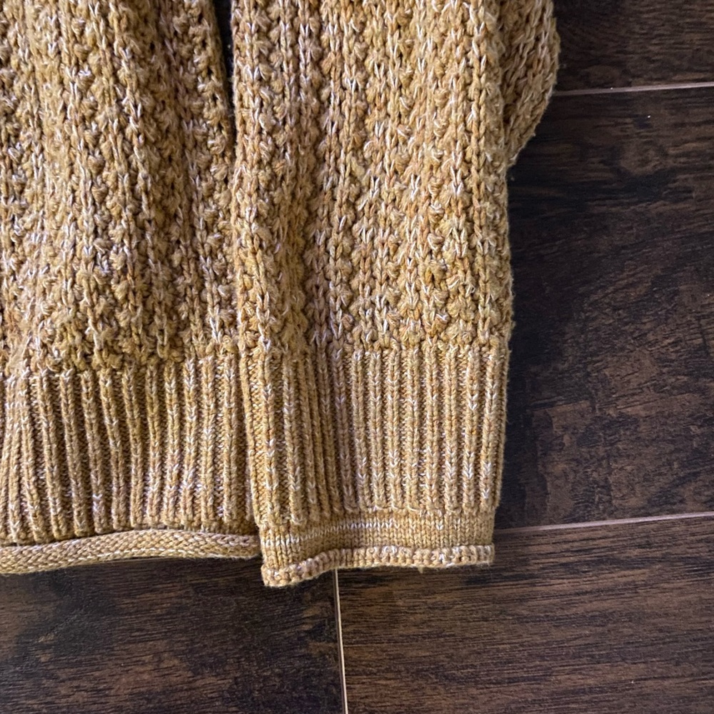 Universal Thread Sweater Size XS - Picture 3 of 3